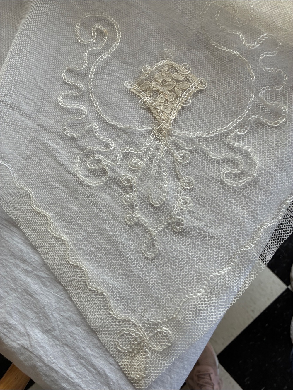 Antique 1920s silk Net Bridal Veil - Picture 6 of 8